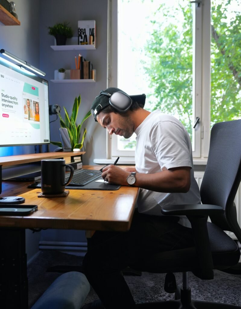 men work from home set up